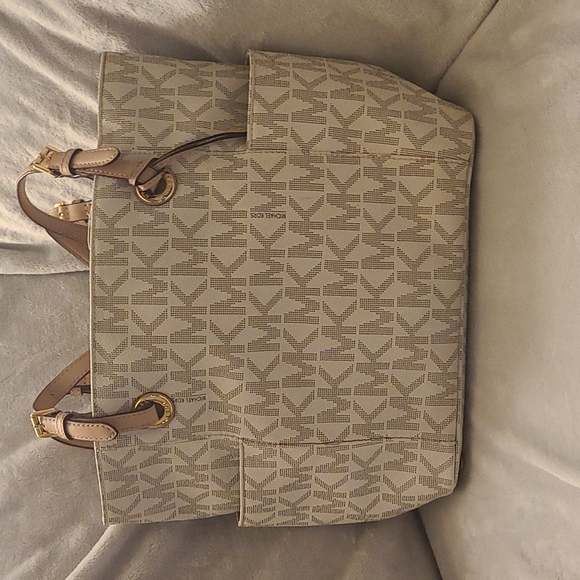 Authentic Michael Kors Leather Logo Hobo Bag 🎒 - Picture 4 of 12